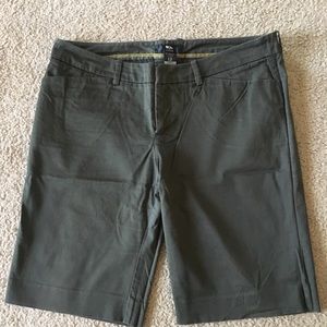 Knee-length shorts.